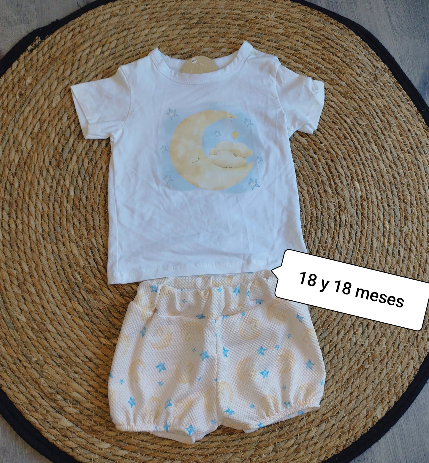 Conjunto bebé luna camiseta y short estampado