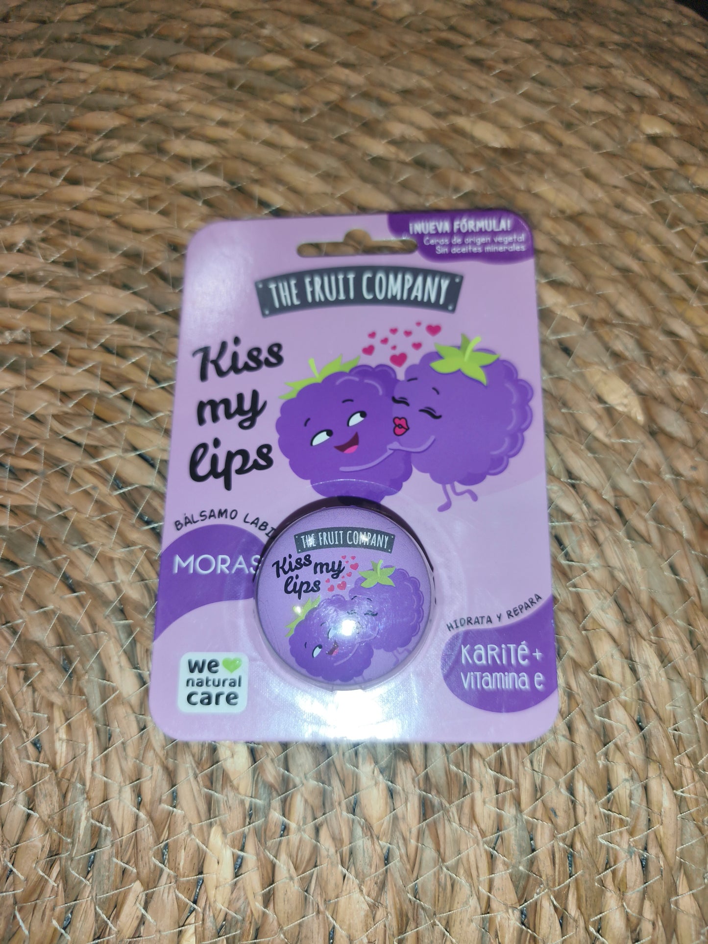 Bálsamo labial The Fruit Company mora – Kiss My Lips hidratante con karité
