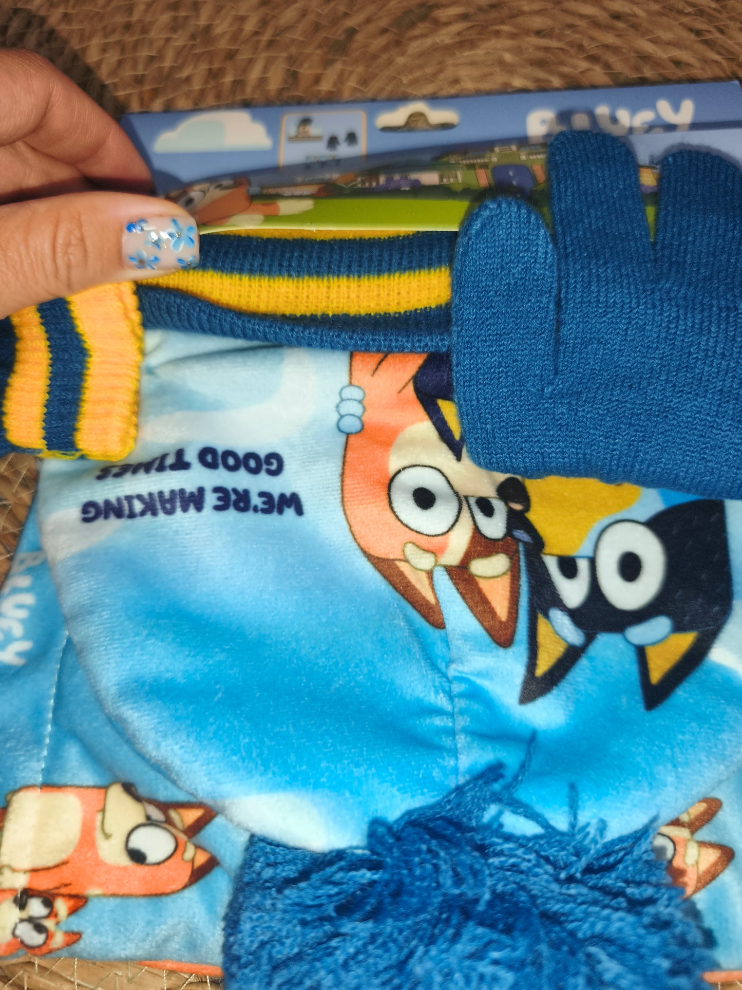 Conjunto de Invierno Bluey Infantil – Gorro, Bufanda y Guantes
