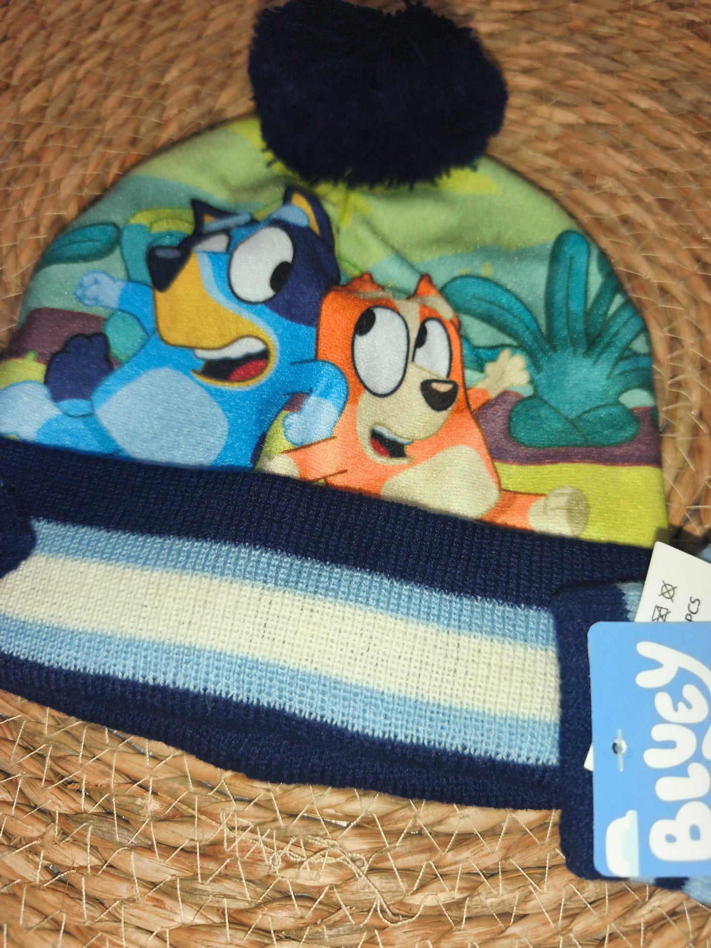 Conjunto de Invierno Bluey Infantil – Gorro con Pompón y Guantes
