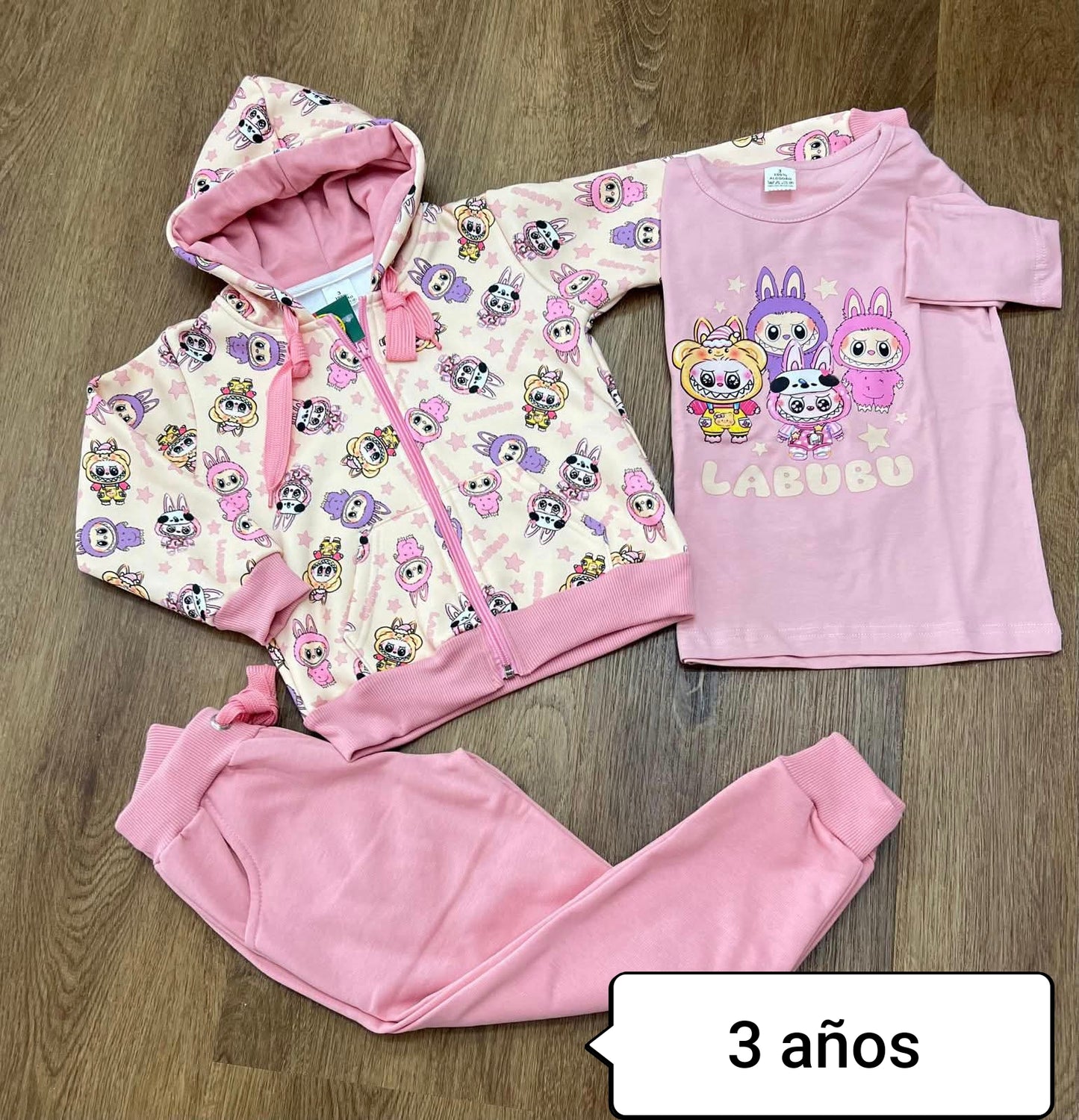 Chándal infantil Labubu rosa 3 piezas con sudadera